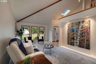 Such a beautifully maintained 5-bedroom, 3.5-bath home with a - photo 6