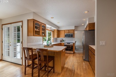 Such a beautifully maintained 5-bedroom, 3.5-bath home with a - photo 8