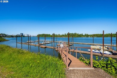 Riverpoint offers contemporary resort-like living and the rare - photo 40
