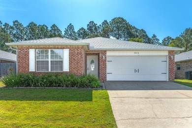 Welcome to this well-maintained home in Gulf Breeze! Major - photo 1