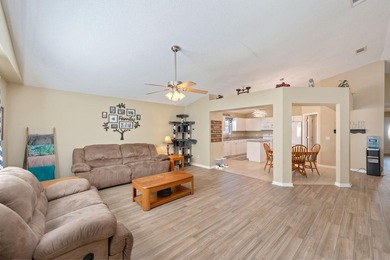Welcome to this well-maintained home in Gulf Breeze! Major - photo 4