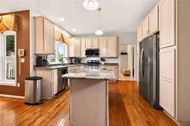 WELCOME TO YOUR FOREVER HOME! DISCOVER THE PERFECT BLEND OF - photo 9