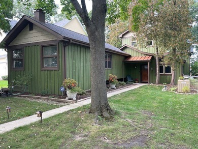 Lake Home For Sale in Antioch, Illinois