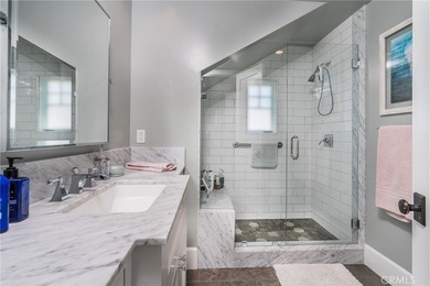 Nestled in the heart of Balboa Island, 217 Coral Avenue invites - photo 20