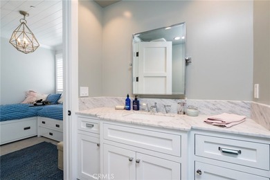 Nestled in the heart of Balboa Island, 217 Coral Avenue invites - photo 21