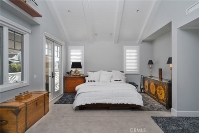 Nestled in the heart of Balboa Island, 217 Coral Avenue invites - photo 24