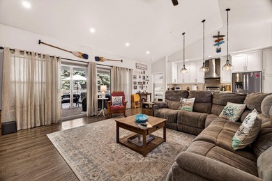 Escape to the mountains in this thoughtfully designed custom - photo 5