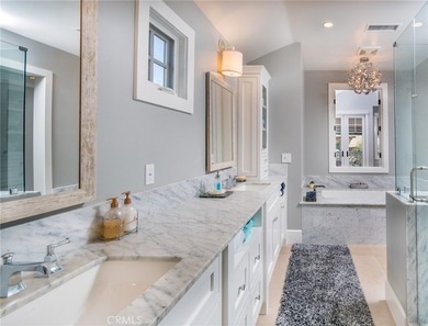 Nestled in the heart of Balboa Island, 217 Coral Avenue invites - photo 26
