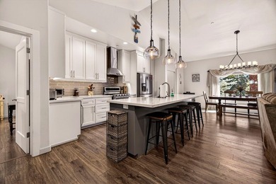 Escape to the mountains in this thoughtfully designed custom - photo 9