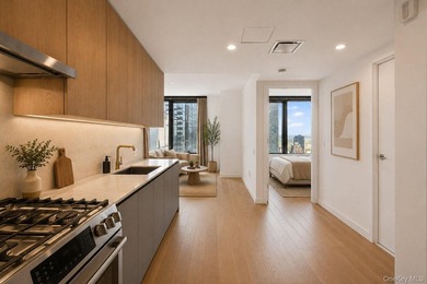 The best priced 2-bedroom, 2-bathroom in Skyline Tower - Queens' - photo 1