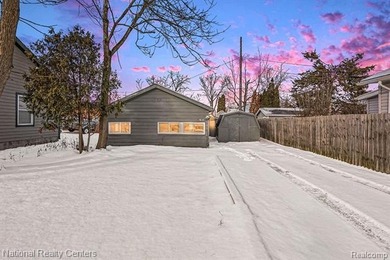 Sylvan Lake Home For Sale in Keego Harbor Michigan