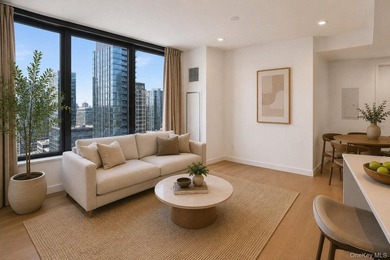 The best priced 2-bedroom, 2-bathroom in Skyline Tower - Queens' - photo 3