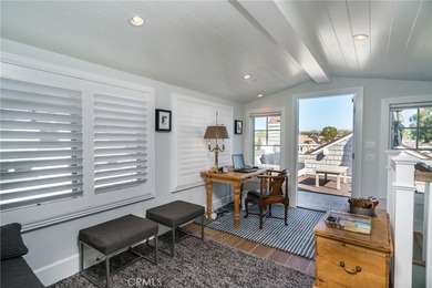 Nestled in the heart of Balboa Island, 217 Coral Avenue invites - photo 33