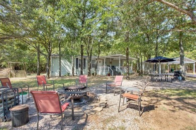 Lake Texoma Home For Sale in Sadler Texas