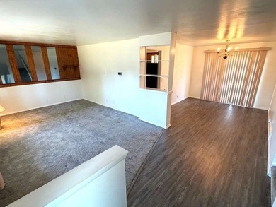 Well maintained, split-level ranch in great neighborhood. Step - photo 3