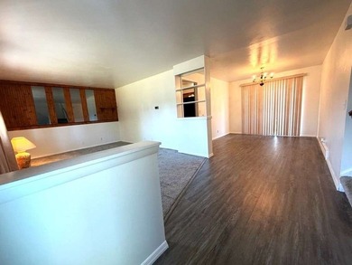 Well maintained, split-level ranch in great neighborhood. Step - photo 5