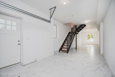 Beautiful New Construction - Semi-Attached Home. Experience - photo 4
