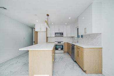 Beautiful New Construction - Semi-Attached Home. Experience - photo 10