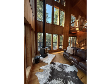 Spacious mountain home located in the highly desirable Lake - photo 8