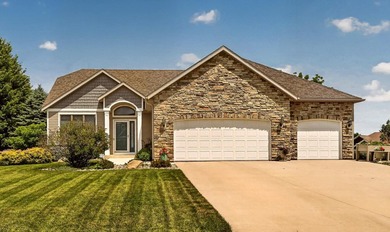 Welcome home to this beautifully designed walkout ranch offering - photo 1