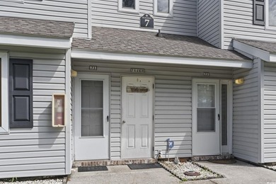 Fully furnished, turnkey one-bedroom, one-bathroom second-floor - photo 2
