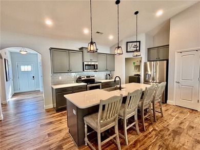 Sellers are offering a 1-year home warranty for added peace of - photo 2