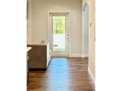 Sellers are offering a 1-year home warranty for added peace of - photo 10