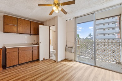 (private lake, pond, coastal) Condo Active Under Contract in Honolulu Hawaii