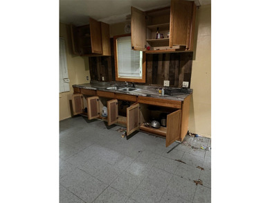 INVESTOR ALERT! Tenant occupied, income producing rental - photo 3
