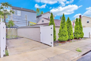 This Ranch Style Home Features 3 Bedrooms, Full Bath, Eat In - photo 4