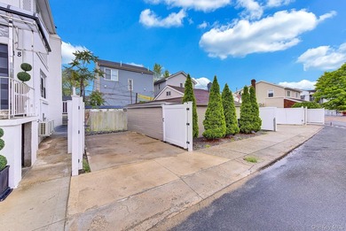 This Ranch Style Home Features 3 Bedrooms, Full Bath, Eat In - photo 5