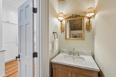 Welcome to 62 Fernandina Street, a Georgian-style lakefront home - photo 23