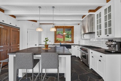 An exceptional address in the heart of the Laurentians. Spanning - photo 26