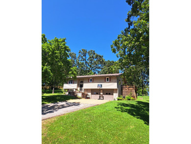 (private lake, pond, creek) Home For Sale in Mountain Grove Missouri