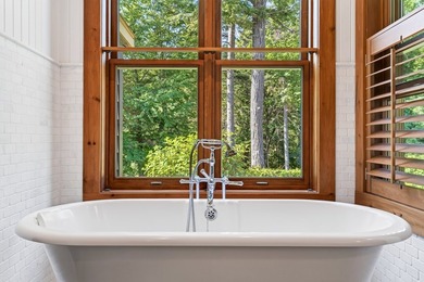 An exceptional address in the heart of the Laurentians. Spanning - photo 38