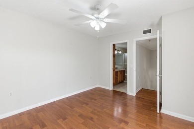 Welcome to this charming 2-bedroom, 2.5-bathroom updated - photo 38