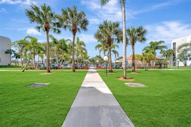 GORGEOUS PRISTINE 1530 SQUARE FEET FULLY RENOVATED condo in - photo 40