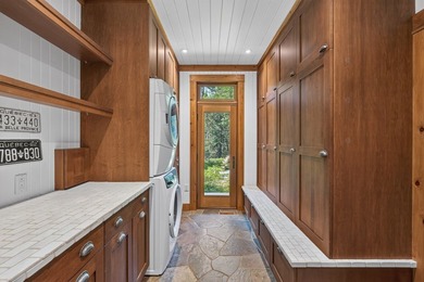 An exceptional address in the heart of the Laurentians. Spanning - photo 43