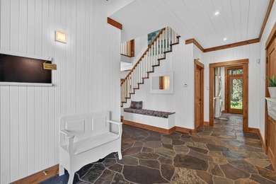 An exceptional address in the heart of the Laurentians. Spanning - photo 44