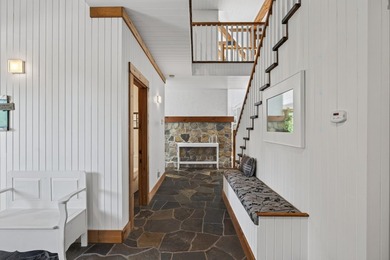 An exceptional address in the heart of the Laurentians. Spanning - photo 46