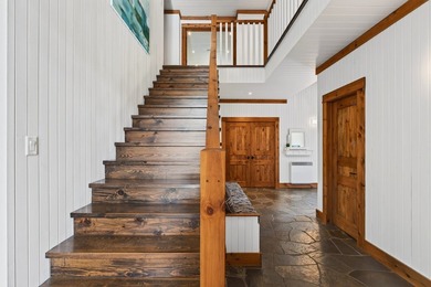 An exceptional address in the heart of the Laurentians. Spanning - photo 47