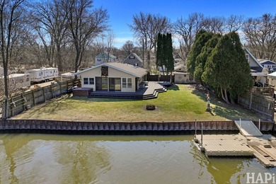 Welcome to the quiet side of Chain O'Lakes living. Experience - photo 1