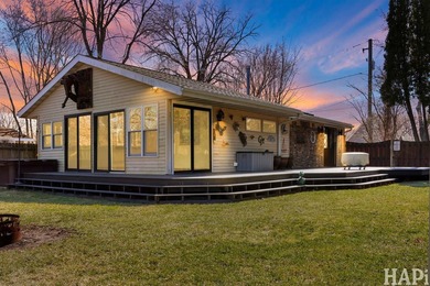 Welcome to the quiet side of Chain O'Lakes living. Experience - photo 2
