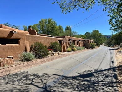 Discover Las Crucitas, a fully restored 1950s Santa Fe adobe - photo 7