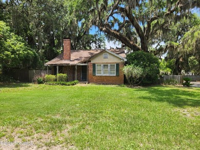 CASH BUYER WANTED! Come & see this lovely property! Owner - photo 1