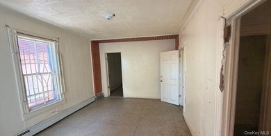 Free-standing 2-unit dwelling on an oversized parcel with - photo 3