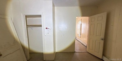 Free-standing 2-unit dwelling on an oversized parcel with - photo 4