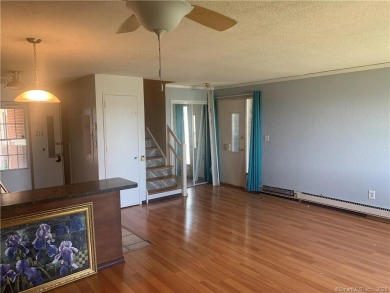 Lake Condo For Sale in West Haven, Connecticut