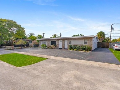 HUGE POOL HOUSE!!!! GREAT OPPORTUNITY!!!! This house has 5 - photo 2
