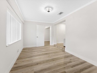 HUGE POOL HOUSE!!!! GREAT OPPORTUNITY!!!! This house has 5 - photo 5